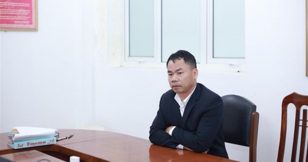 Bắt tạm giam Chủ tịch liên đoàn Lao động huyện Lạc Sơn, tỉnh Hòa Bình