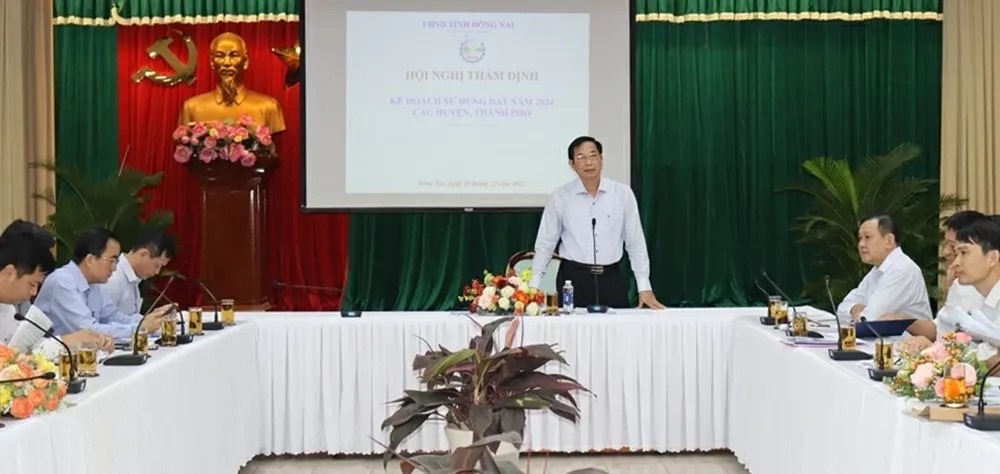 Ông Võ Văn Phi - Phó chủ tịch UBND tỉnh phát biểu tại buổi làm việc.