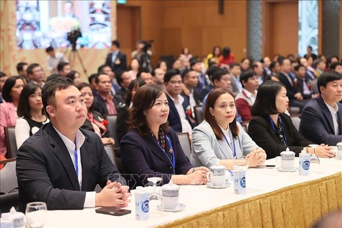 Trên 70 nông dân tiêu biểu đại diện cho 10,2 triệu hộ hội viên hội nông dân trên cả nước tham dự Hội nghị Thủ tướng Chính phủ đối thoại với nông dân. Ảnh: Dương Giang/TTXVN.