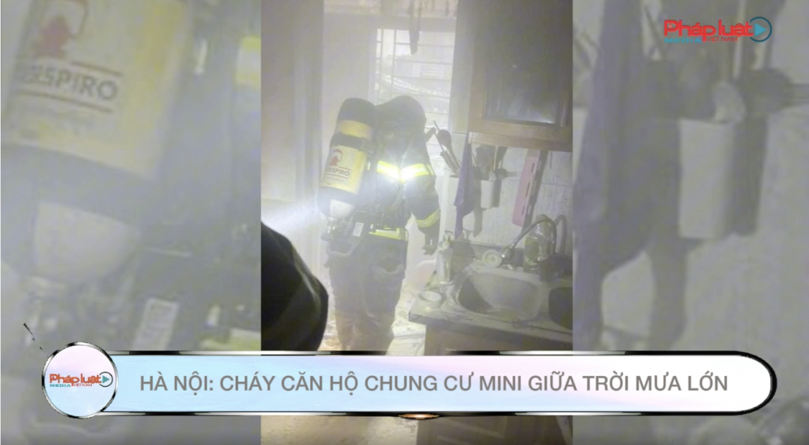 Hà Nội: Cháy căn hộ chung cư mini giữa trời mưa lớn